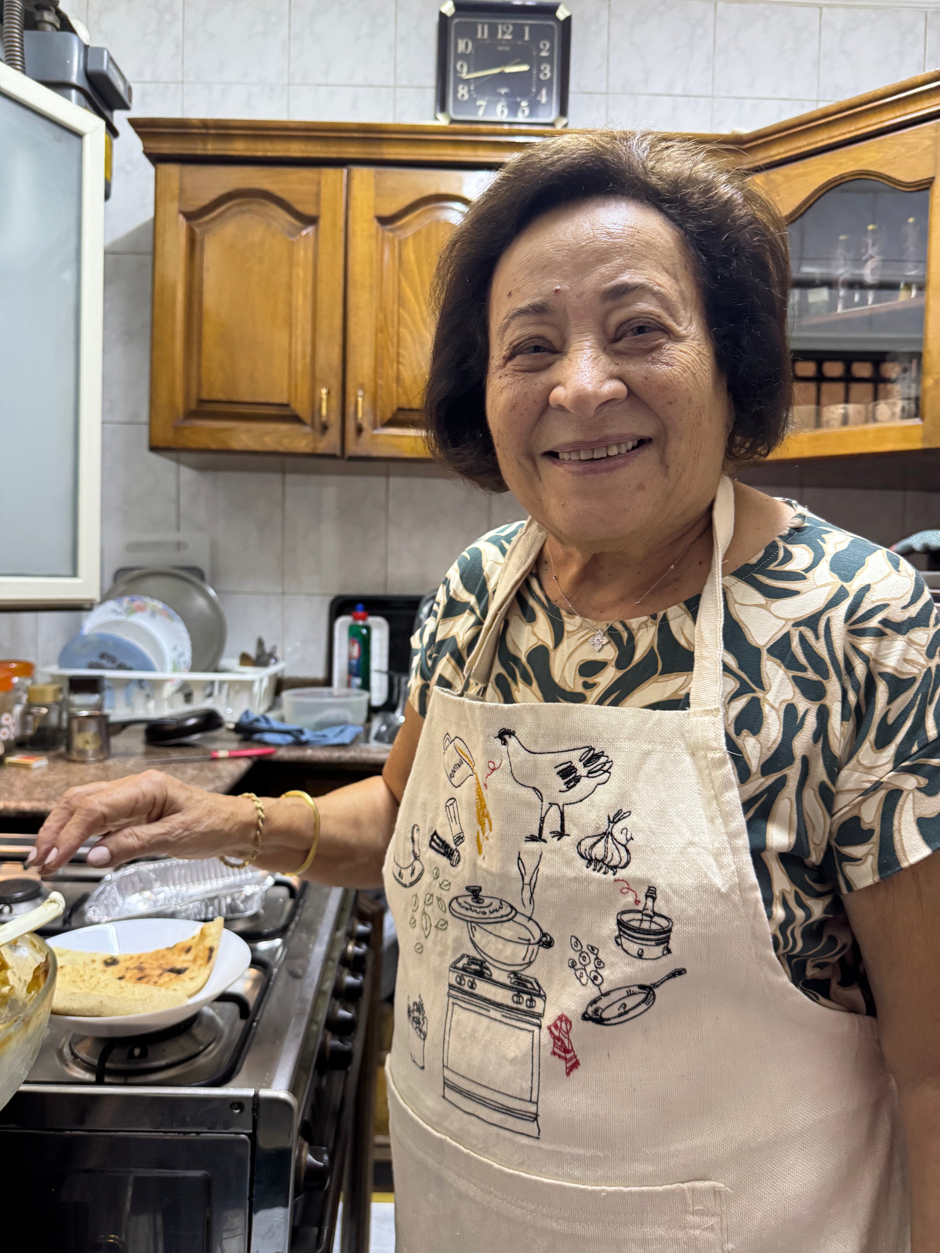 Making Molokheya: Apron