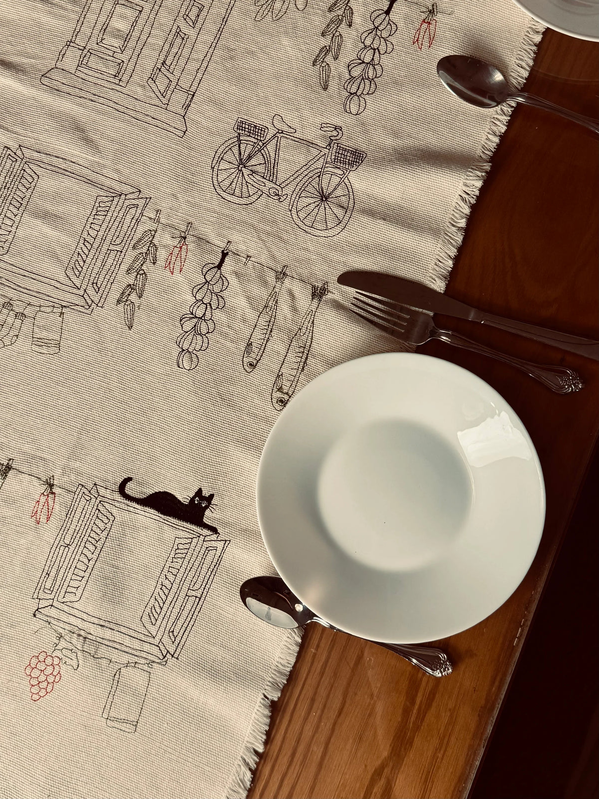 Shababeek:Long Table runner